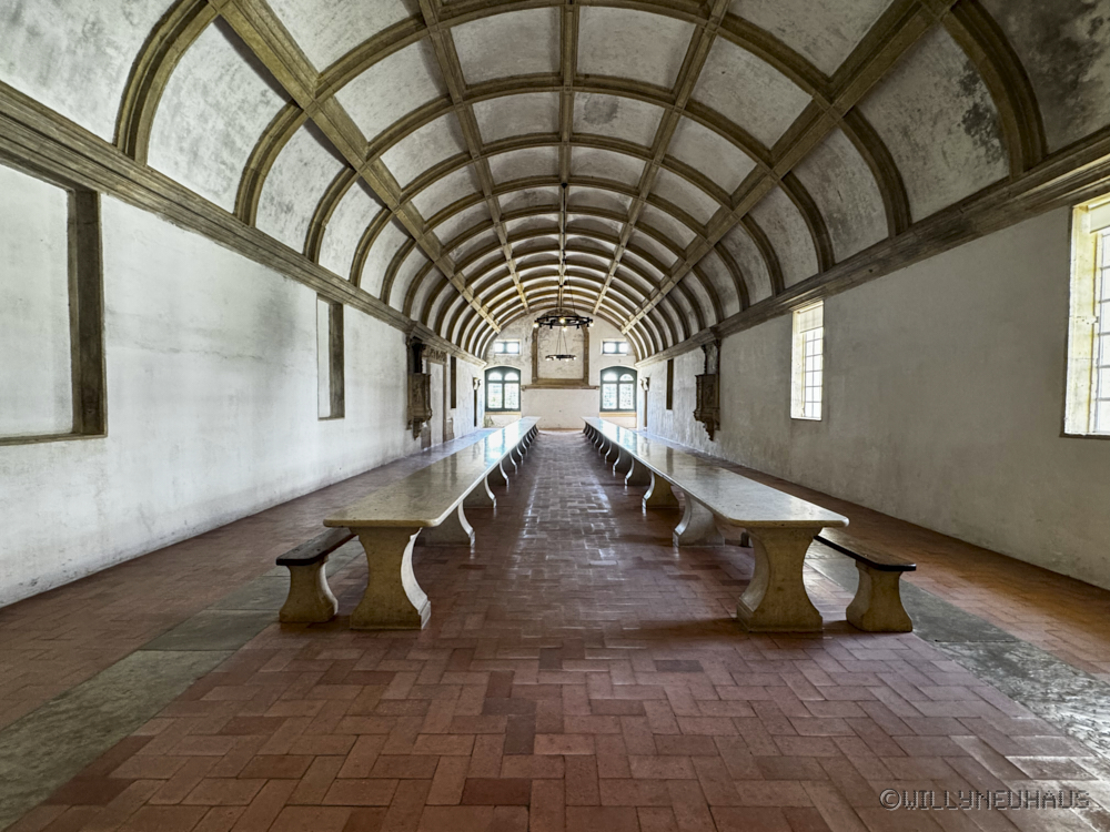 Portugal 26 040